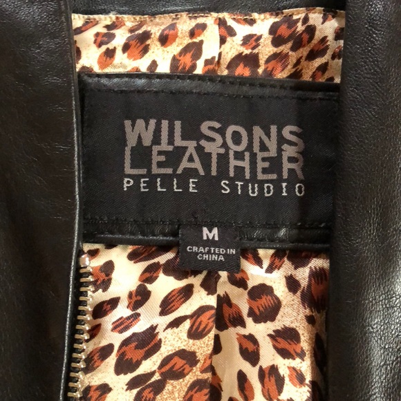 Women’s leather coat size medium - Picture 2 of 2